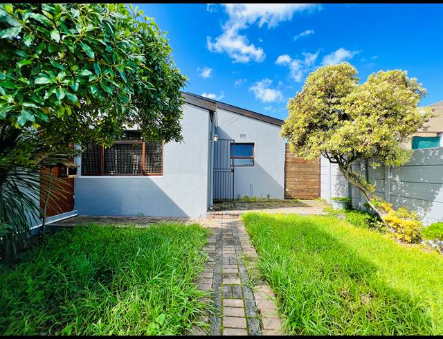 3 BEDROOM HOUSE FOR SALE IN STRANDFONTEIN